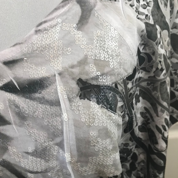 Style & Co Bat Wing Black White Floral Sequin Top - Picture 5 of 7